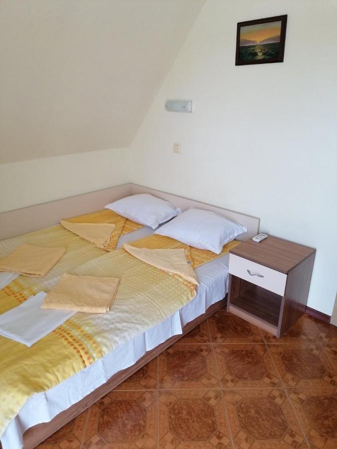 Villa Krisia Apartments Sozopol Exterior photo