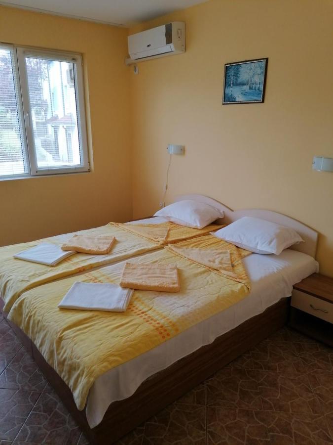 Villa Krisia Apartments Sozopol Exterior photo